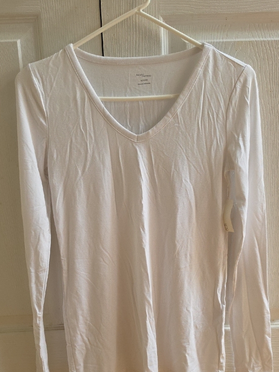 Daily Ritual Tops - Daily Ritual White V-Neck Long Sleeve Tee